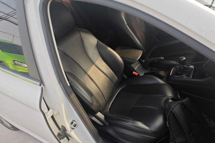 Used Roewe i5 2019 1.5L Manual 4G Connectable Langhao Edition