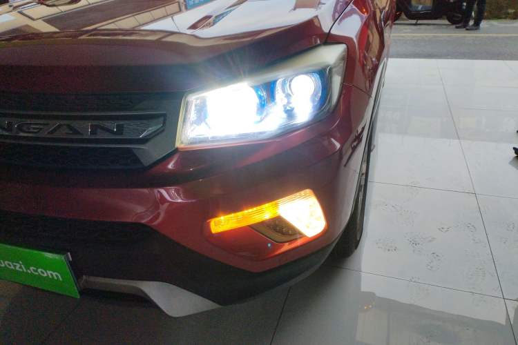 Used CHANGAN CS75 2016 2.0L Manual Luxury Version China IV Standard
