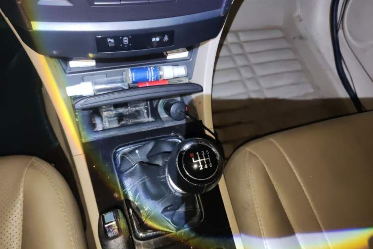 Used BYD G6 2013 1.5TI Manual Luxury Model Gear Lever