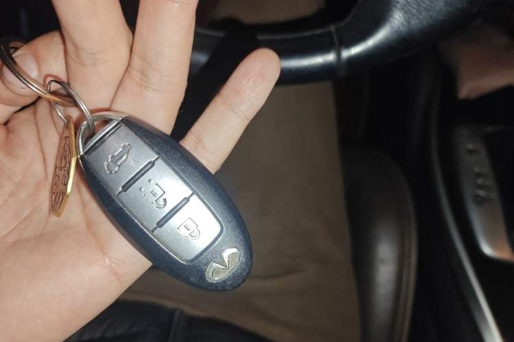 Used Infiniti QX60 2014 2.5 S/C Hybrid Two-Wheel Drive Excellence Edition Vehicle Key