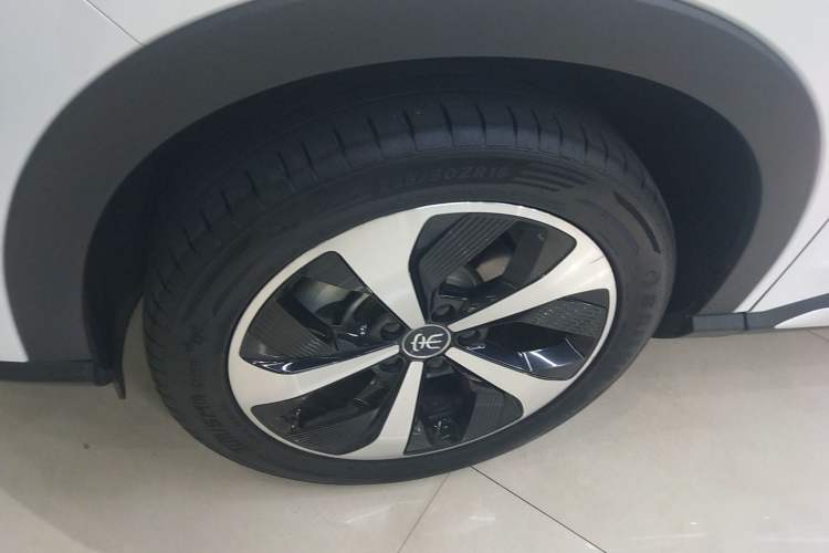 Used BYD Song PLUS New Energy 2021 EV Deluxe Model Left Front Wheel Hub