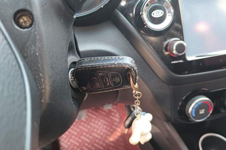 Used Kia K2 2015 Hatchback 1.4L MT GLS Cool Edition