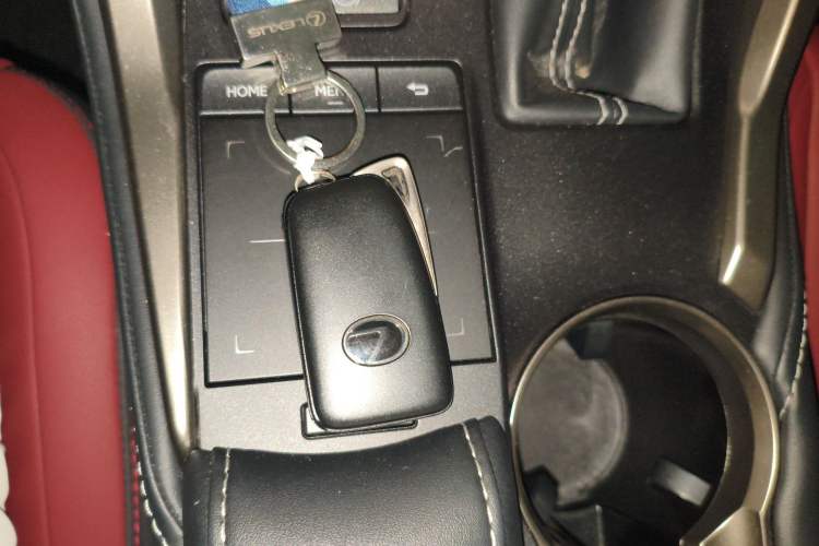 Used Lexus NX 2020 200 Front-Wheel Drive Vmotion Edition China VI Standard Vehicle Key
