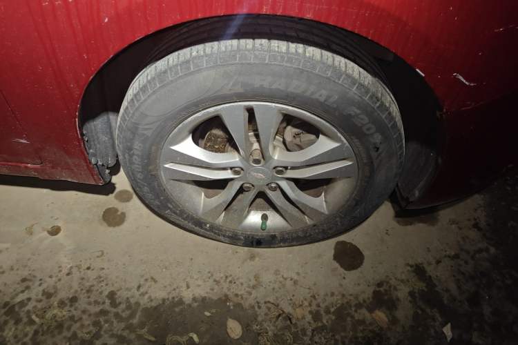 Used Chevrolet Cruze 2015 1.5L Classic SE AT Right Front Wheel Hub