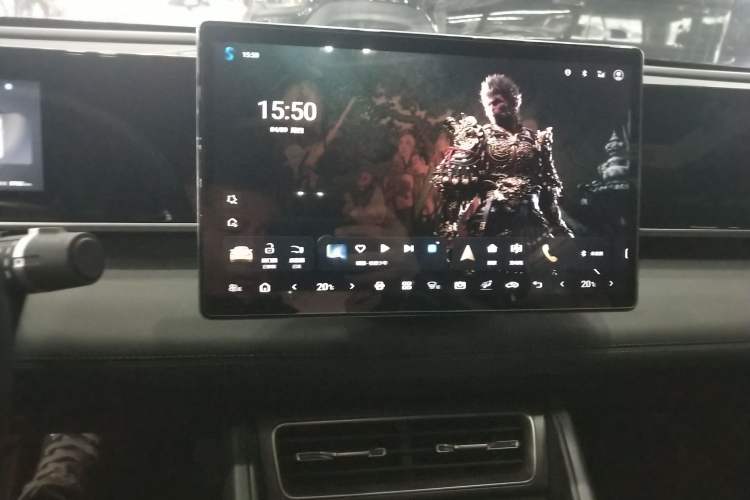 Used BYD Qin L 2025 DM-i Smart Drive 80KM Leading Model Audio And AC Panel