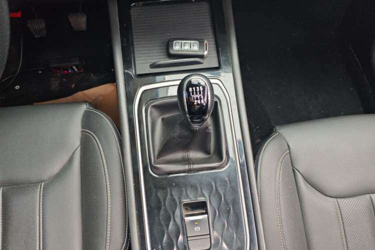 Used Dongfeng Fengon 580 2020 1.5T Manual Luxury Version
