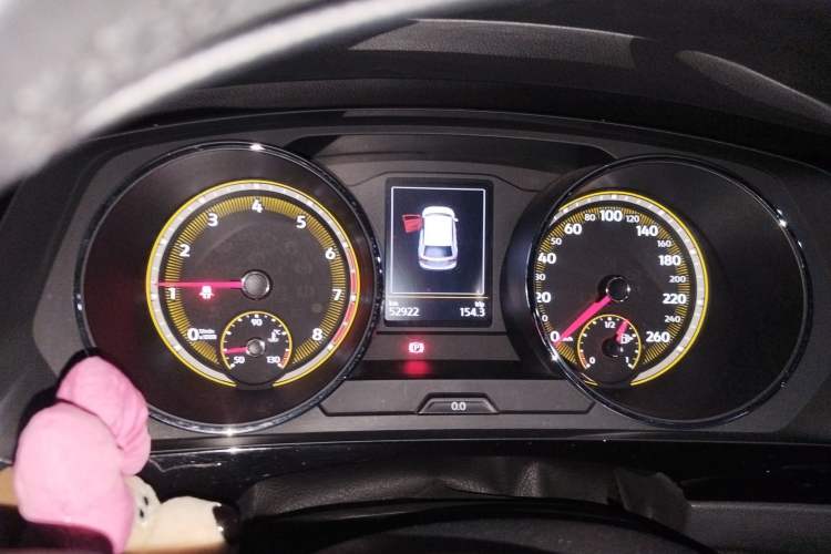 Used Volkswagen Tiguan L 2019 Updated Version 330TSI Automatic Two-Wheel Drive Panoramic Comfort Edition China VI Standard Instrument Cluster