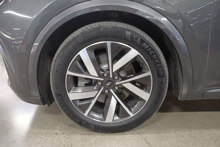 Used Li Auto L8 2023 Pro Model
