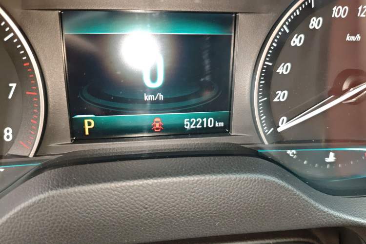 Used Buick GT 2019 18T Automatic Connected Elite Model China VI Standard Odometer Close Up