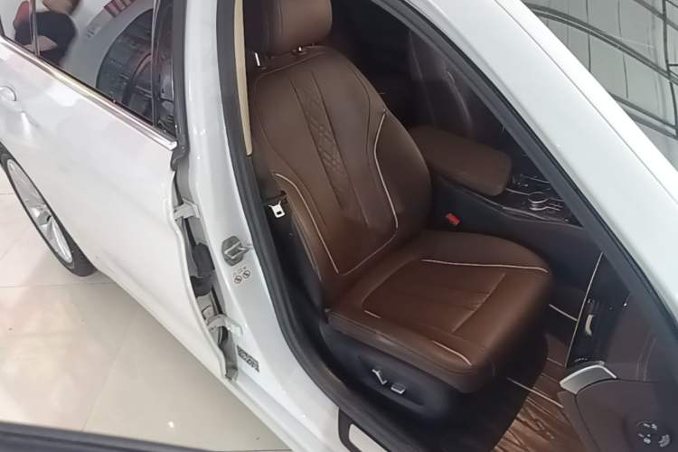 Used BMW 5 Series 2022 Second Facelift 525Li Luxury Package
