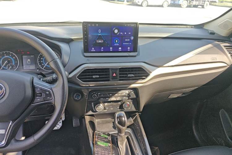 Used Dongfeng Fengon S560 2018 1.8L CVT Elite Model 5 Seats