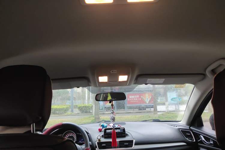 Used Mazda Mazda 3 Axela 2014 Sedan 1.5L Manual Comfort Model