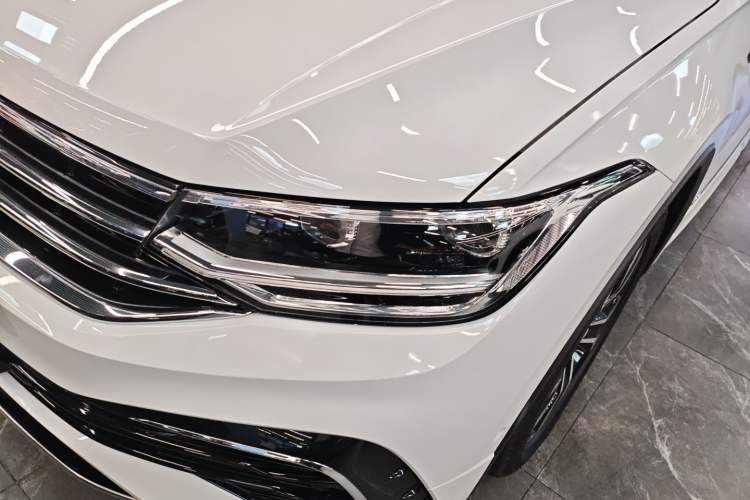 Used Volkswagen Tiguan L 2023 330TSI Automatic Two-Wheel Drive R-Line Enjoyment Edition Left Front Headlight