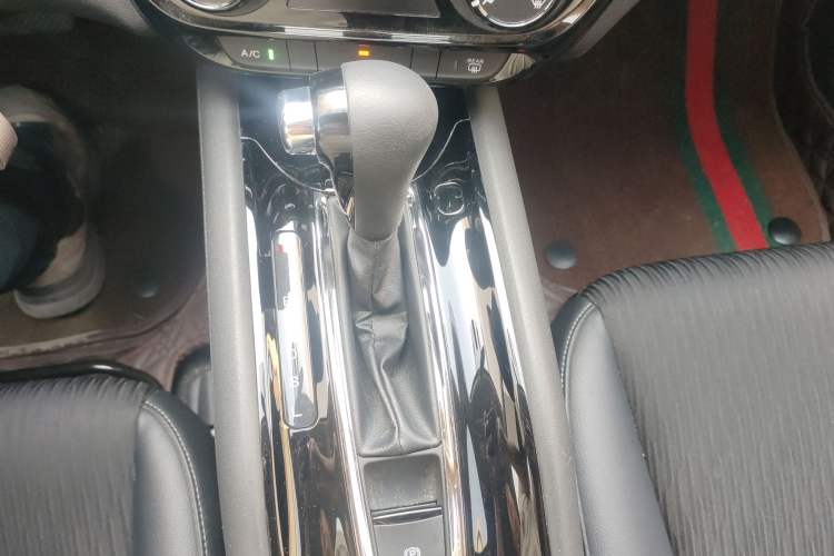 Used Honda Vezel 2020 1.5L CVT Pioneer Edition Gear Lever