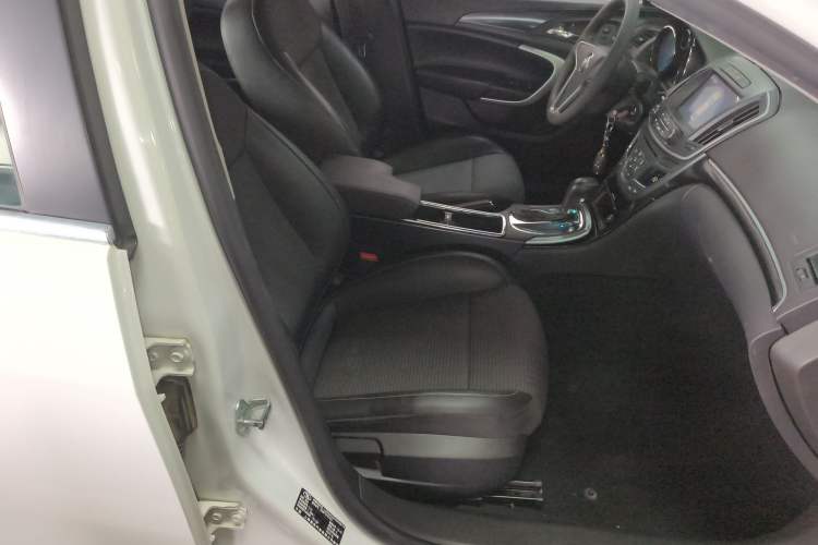 Used Buick Regal 2015 1.6T Leading Technology Model Right Front Seat