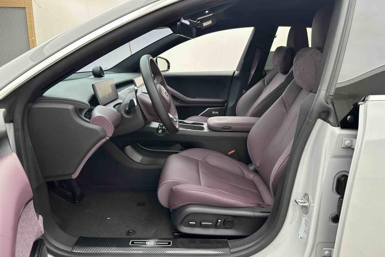 Used Nio ET5T 2023 75 kWh Touring Left Front Seat