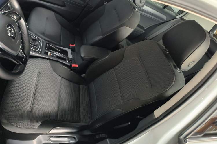 Used Volkswagen Golf 2018 1.6L Automatic Comfort Model
