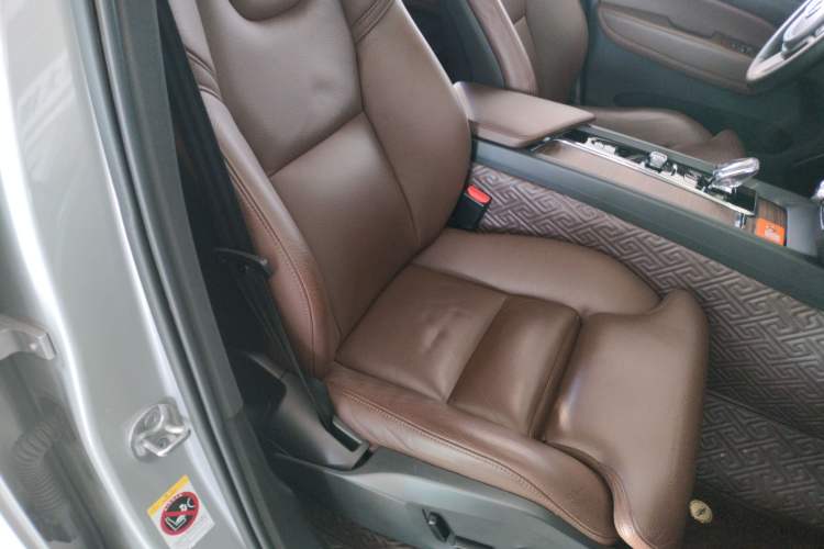 Used Volvo XC60 2023 B5 4x4 Smart Luxury Edition