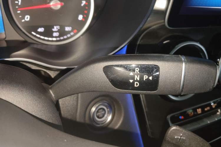 Used Mercedes-Benz C-Class 2019 C 180 L Fashion Edition Sport Version Gear Lever