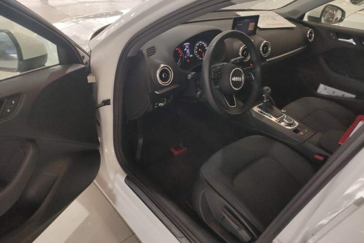 Used Audi A3 2020 Restyled Limousine 35 TFSI Ambition Version China VI
