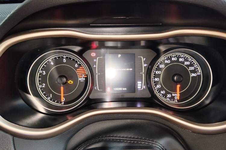 Used Jeep Cherokee 2016 2.4L Leading Edition
