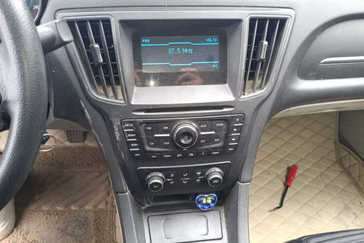 Used BAIC Senova D50 2014 1.5L manual standard version