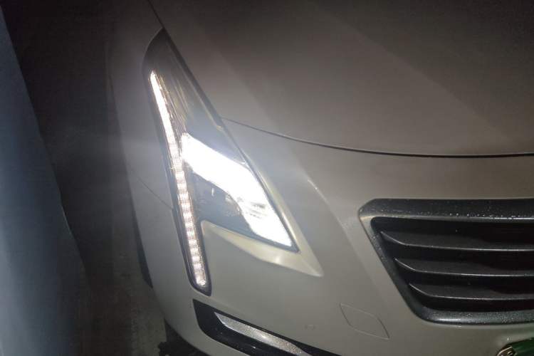 Used Cadillac CT6 PLUG-IN 2017 30E Elite Version Right Front Headlight