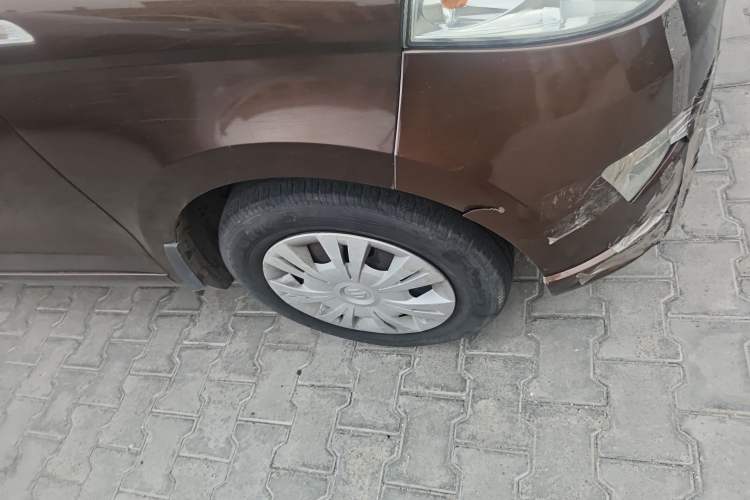 Used Wuling Hongguang 2015 1.2L S Base Model China V Standard Right Front Wheel Hub