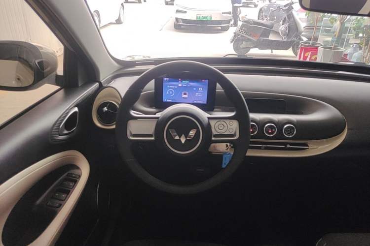 Used Wuling Bingo 2023 203km Light Edition
