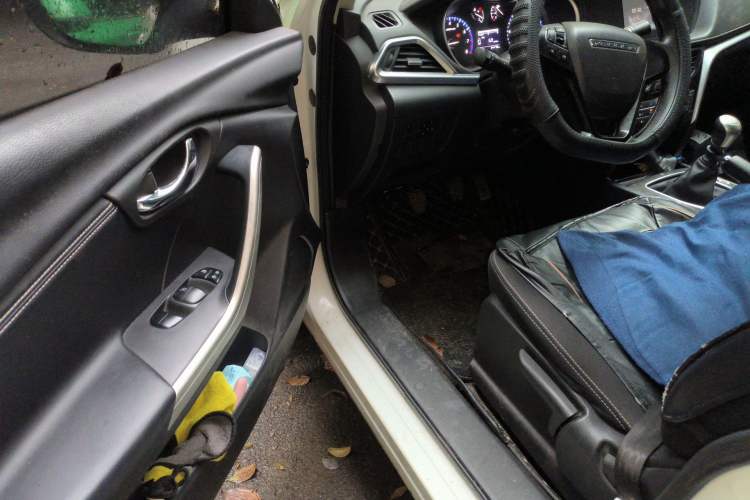 Used Venucia T90 2017 2.0L Manual Fashion Edition Driver Seat