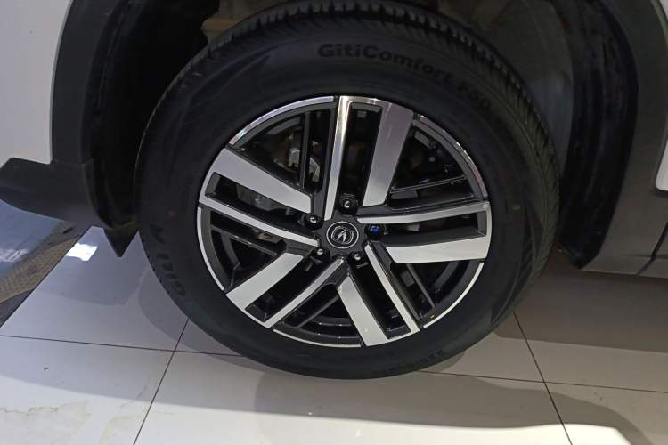 Used CHANGAN CS75 2022 Blue Whale Edition 1.5T DCT Luxury Model Left Front Wheel Hub