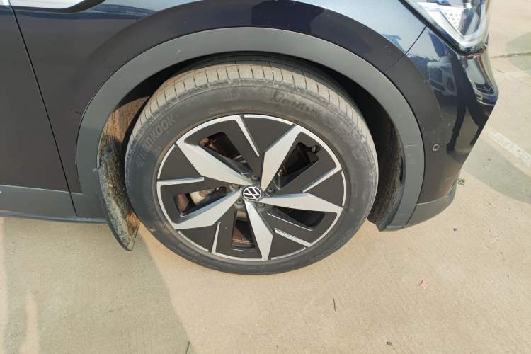 Used Volkswagen ID.4 CROZZ 2022 Long-Range Lite PRO Edition Right Front Wheel Hub