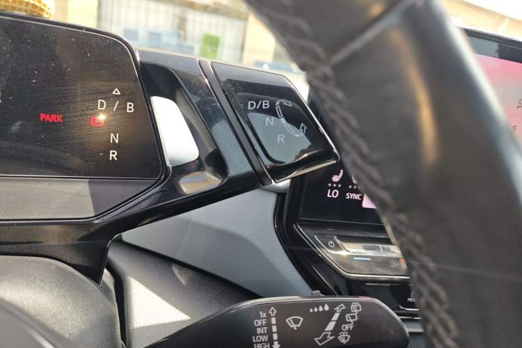 Used Volkswagen ID.4 X 2023 Pure Smart Edition Gear Lever