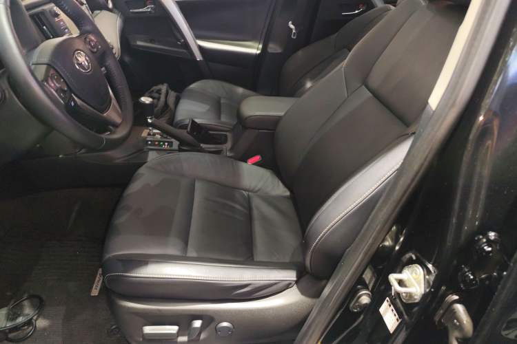 Used Toyota RAV4 2016 2.0L CVT Two-Wheel Drive Smart Edition China V Standard Left Front Seat