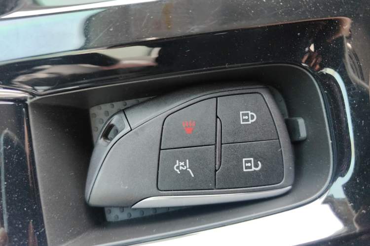 Used Buick Envision 2025 Encore Plus 28T Two-Wheel-Drive Platinum Edition