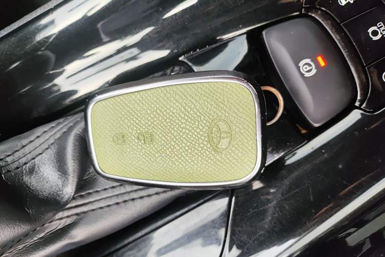 Used Toyota C-HR 2018 2.0L Flagship Version China V Standard
