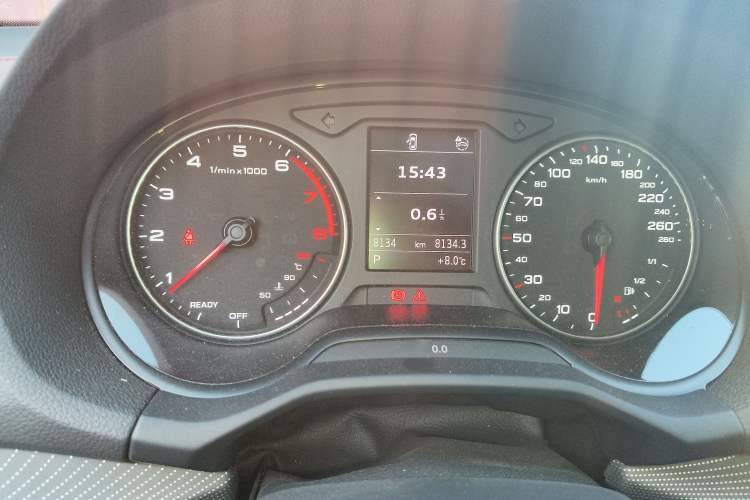 Used Audi Q2L 2022 35 TFSI Progressive Dynamic Edition Odometer Close Up