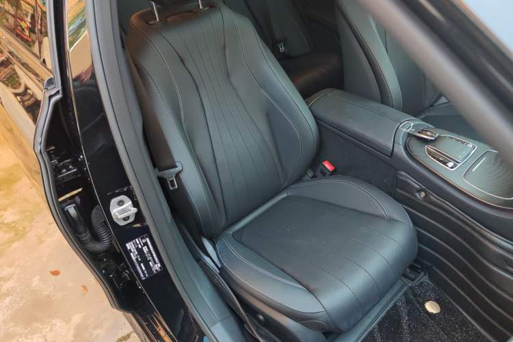 Used Mercedes-Benz E-Class 2022 E 260 Stylish Sports Edition
