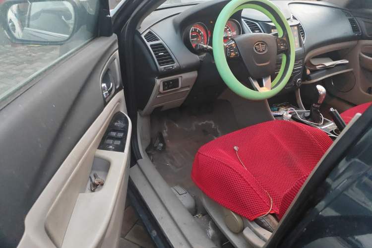 Used Bestune B50 2013 1.6L manual luxury version
