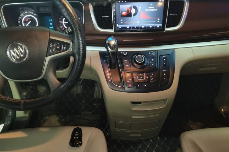 Used Buick GL8 2017 25S Comfort Version China V Standard