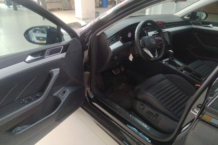 Used Volkswagen Magotan 2023 2 Million Units Limited-Edition 280TSI DSG Comfort Version