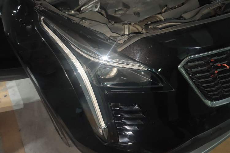 Used Cadillac XT4 2020 28T Two-Wheel-Drive Leading Version

