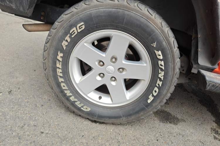 Used Jeep Wrangler 2014 2.8TD Sahara Four-Door Edition Right Rear Wheel Hub