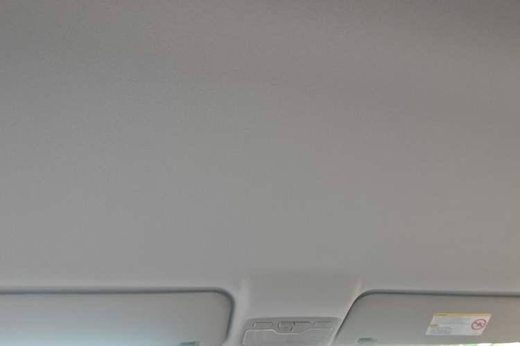 Used JAC Refine M3 2023 PLUS 1.5T 7/8-seater Smart Connectivity Version Headliner