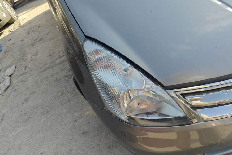 Used Nissan Geniss 2008 1.8L Manual Comfort Model Right Front Headlight