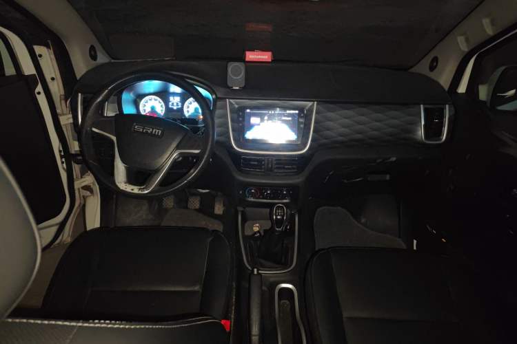 Used Jinbei Gold Hiace M Classic 2022 Panda Edition 1.5L Travel Lion Passenger Van 5 Seats