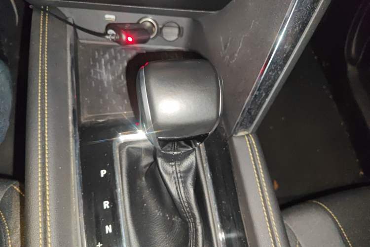 Used BAIC Beijing X3 2021 1.5T CVT Glory Edition Gear Lever
