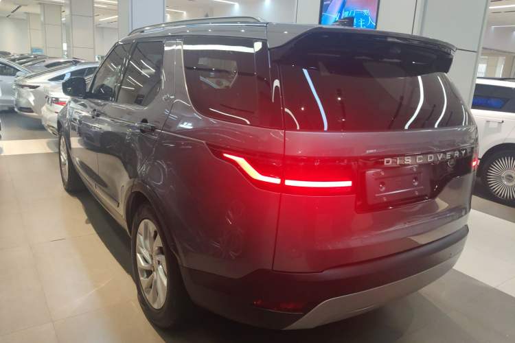 Used Land Rover Discovery 2023 300PS S Rear Left 45 Deg