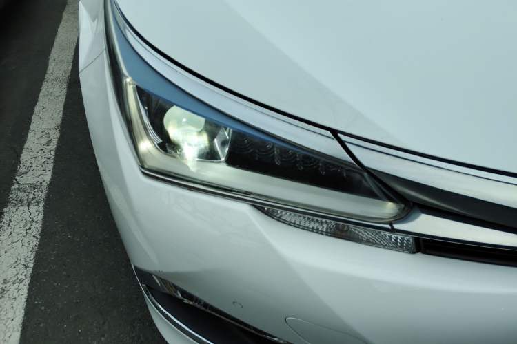 Used Toyota Corolla 2018 Dual-Engine 1.8L E-CVT Smart Edition