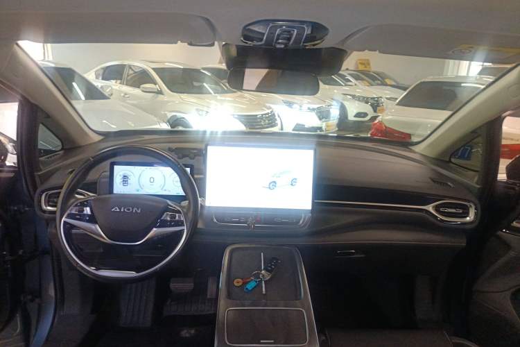 Used AION V 2024 Plus 70 Star Edition Lithium Iron Phosphate Center Console